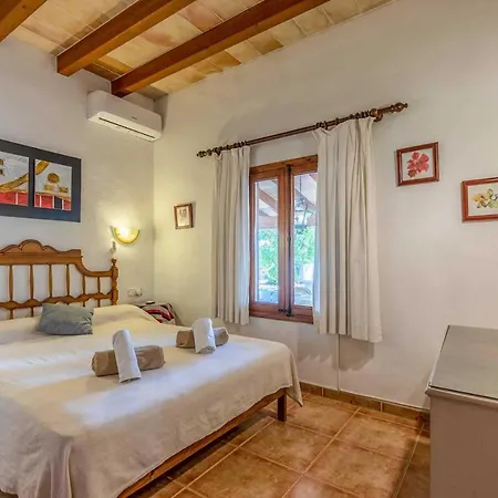 Isabel Mallorca Villa